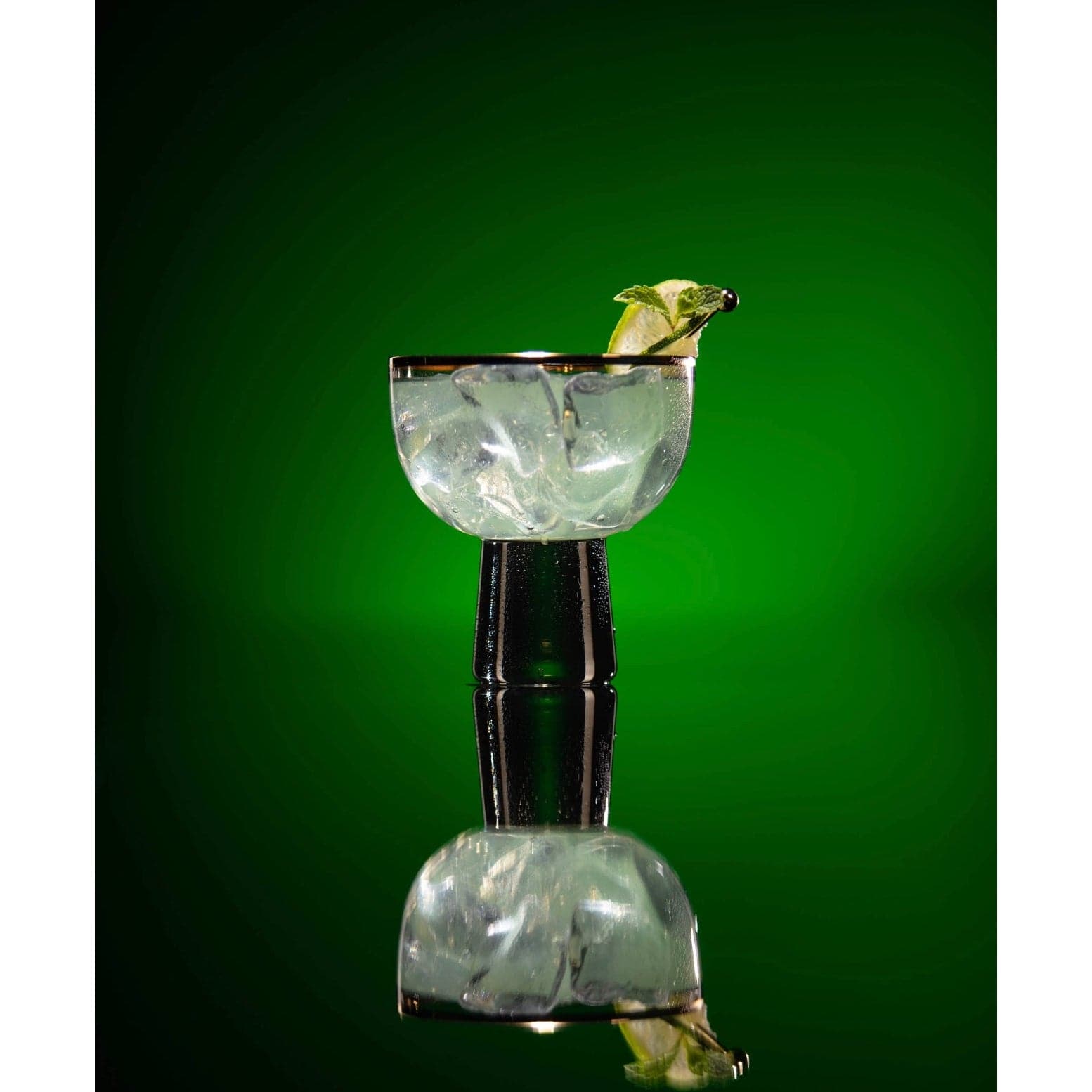 southside cocktail garnished with lime