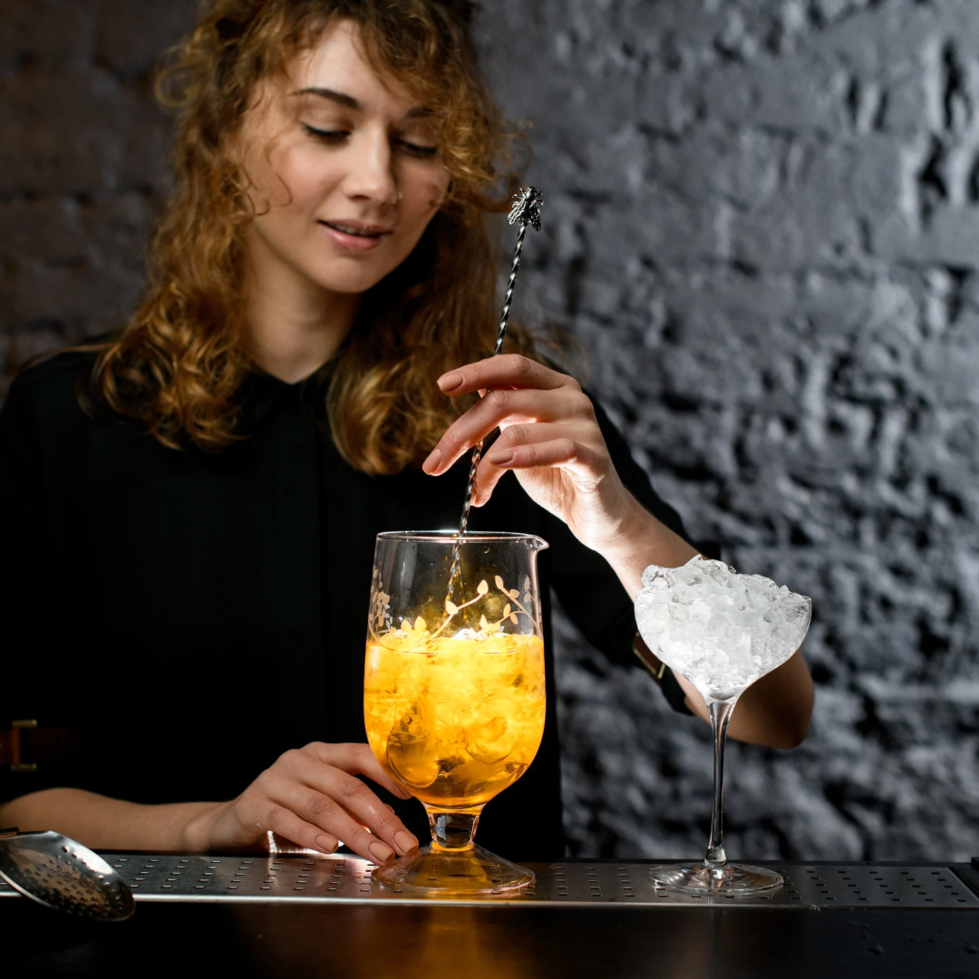 Shake or Stir? The Never-ending Debate between Cocktails